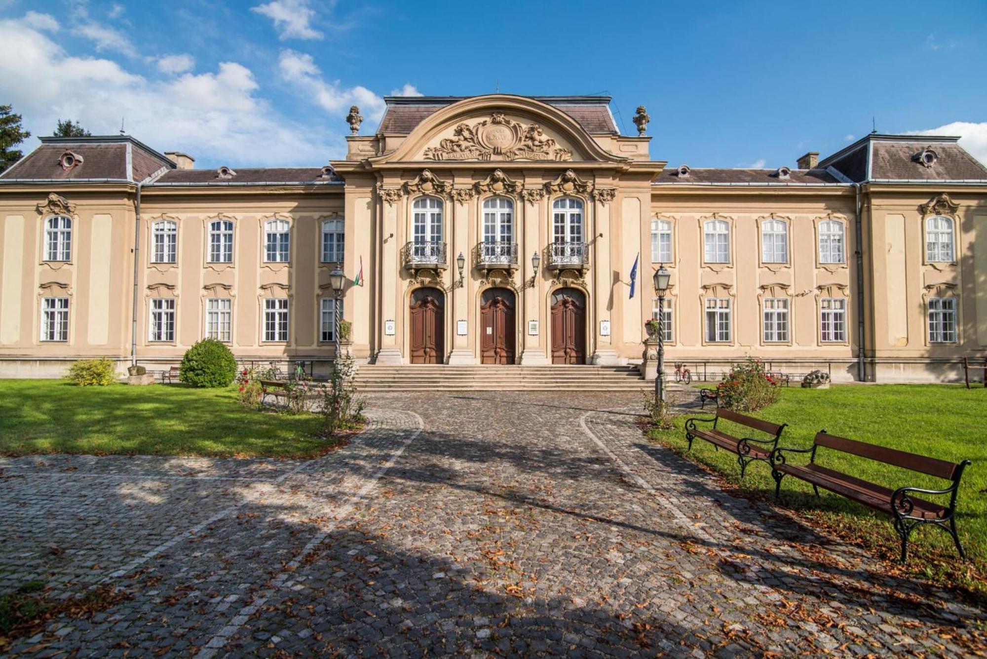 Pegazus Apartman Кестхей Екстер'єр фото